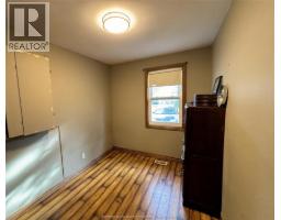 807 Queen STREET - 5