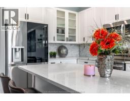 3 Jonathan STREET - 13