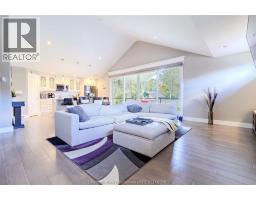 59 GREGORY DRIVE East - 13
