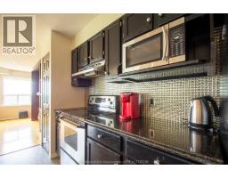 10 Van Allen AVENUE UnitNo. 804 - 18