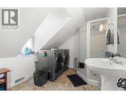 261 Park STREET - 25