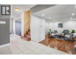 112 Parry DRIVE - 12
