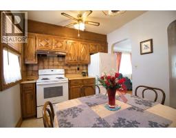131 Tweedsmuir AVENUE East - 11