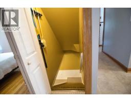 131 Tweedsmuir AVENUE East - 27