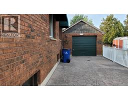 1720 Dufferin AVENUE - 12