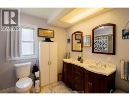 37 Oriole PARKWAY - 16