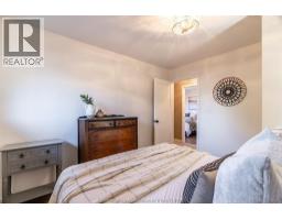 21 Thornhill CRESCENT - 14