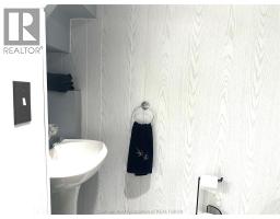 131 Talbot STREET West - 30