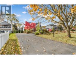 524 LACROIX STREET - 4