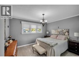 313 Thomas AVENUE - 18