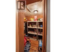 313 Thomas AVENUE - 38