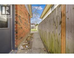 83 Pamela CRESCENT - 41