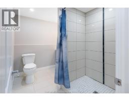 203 MOONSTONE CRESCENT - 32