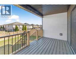 203 MOONSTONE CRESCENT - 36