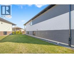 203 MOONSTONE CRESCENT - 41