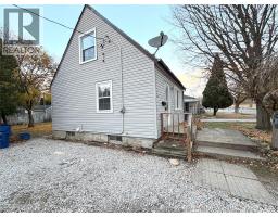 149 Tweedsmuir AVENUE West - 3