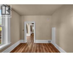 310, 312, 318 Wellington STREET West - 10