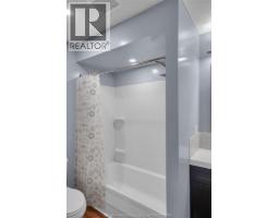 310, 312, 318 Wellington STREET West - 25