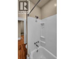 310, 312, 318 Wellington STREET West - 32