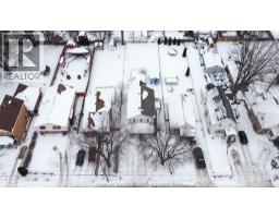 61 Baxter STREET - 31