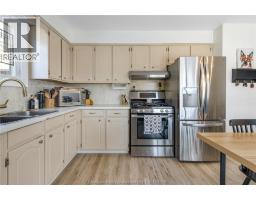 44 ROSSINI CRESCENT - 11