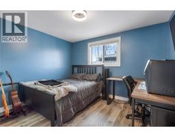 44 ROSSINI CRESCENT - 18