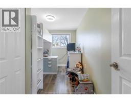 44 ROSSINI CRESCENT - 20