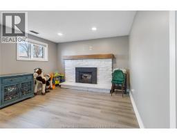 44 ROSSINI CRESCENT - 23