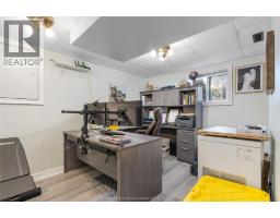 44 ROSSINI CRESCENT - 24