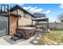 44 ROSSINI CRESCENT - 30