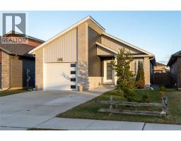 133 Moonstone CRESCENT - 1