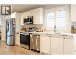 133 Moonstone CRESCENT - 12