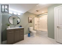 133 Moonstone CRESCENT - 32