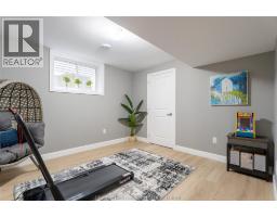 133 Moonstone CRESCENT - 38