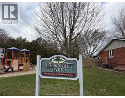 40 Thornhill CRESCENT - 2