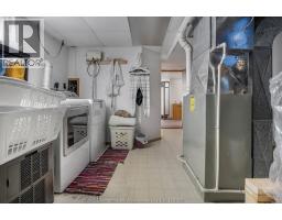 40 Thornhill CRESCENT - 42