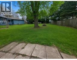 8611 - 8615 Furnival ROAD - 26