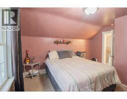 206 Adelaide STREET South - 17