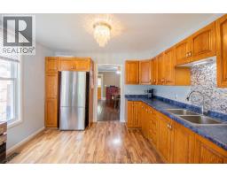 206 Adelaide STREET South - 8