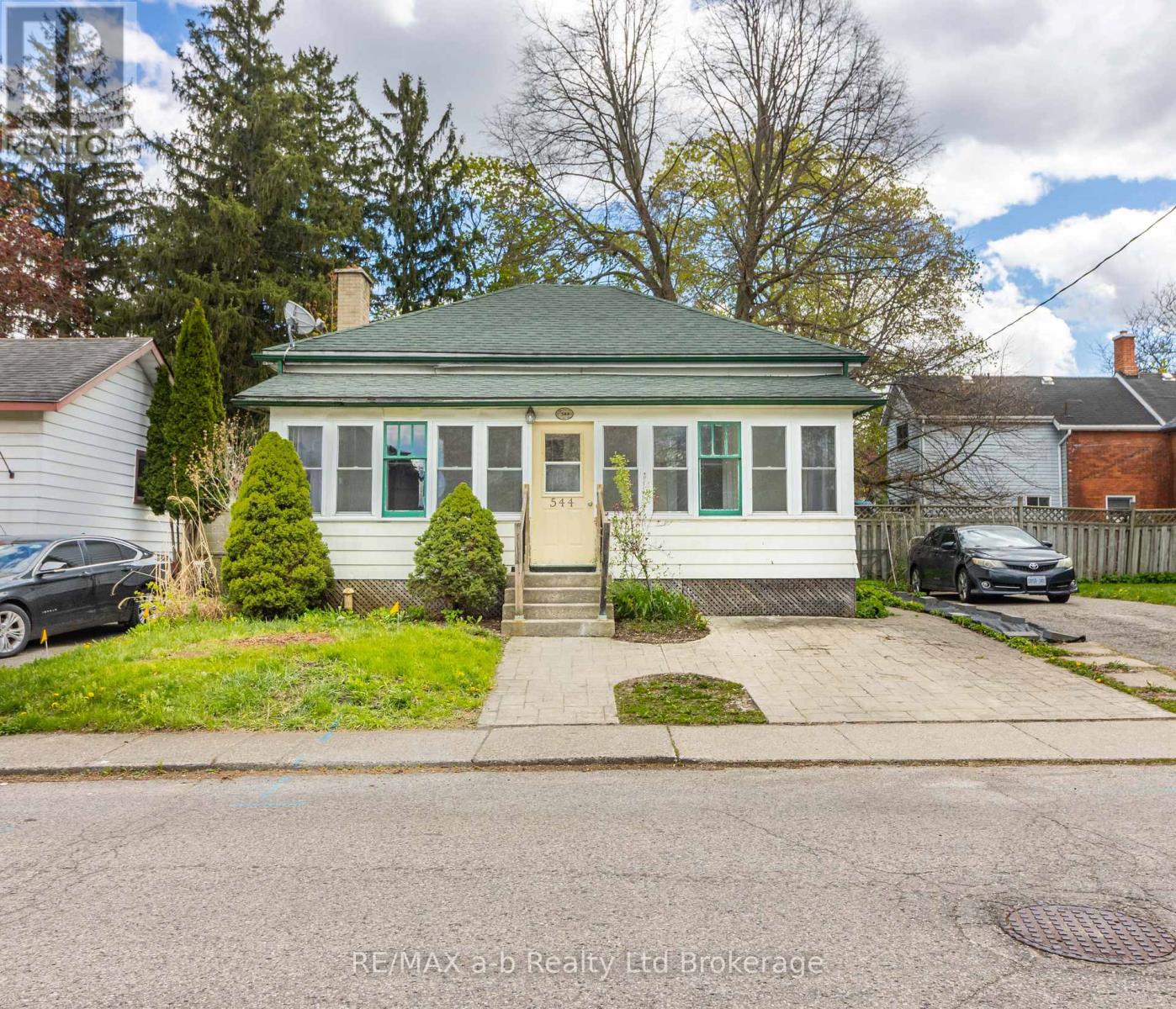 544 GRACE STREET, Woodstock (Woodstock - North)