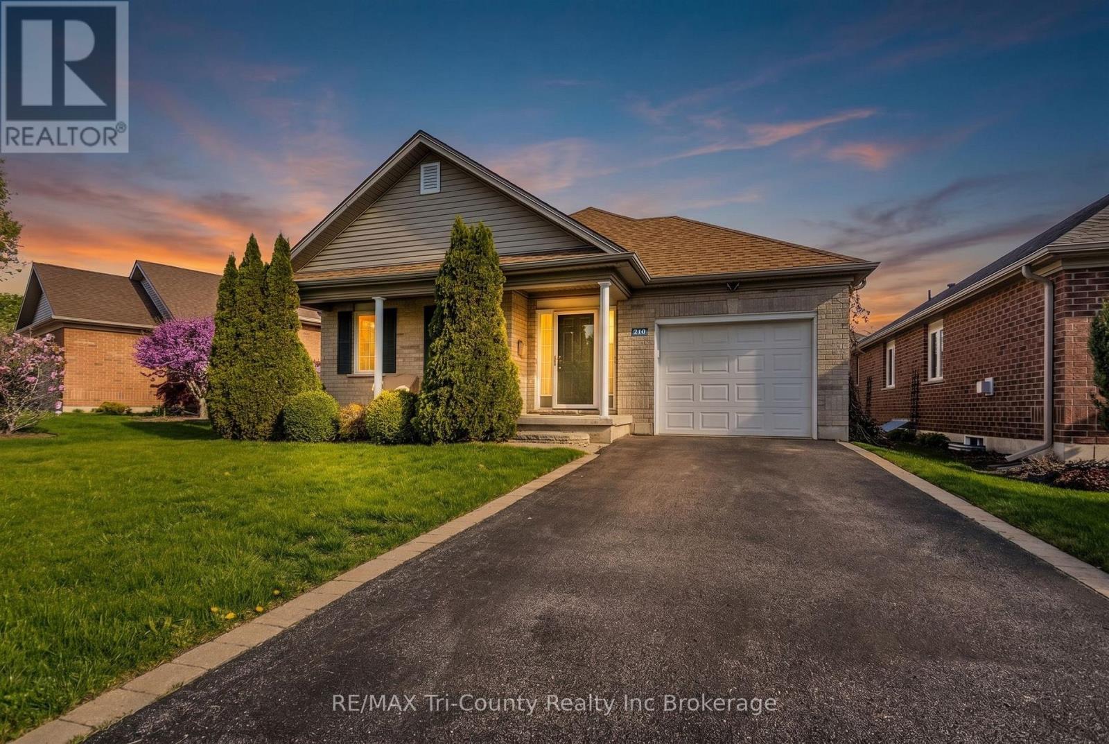210 BALDWIN STREET, Tillsonburg