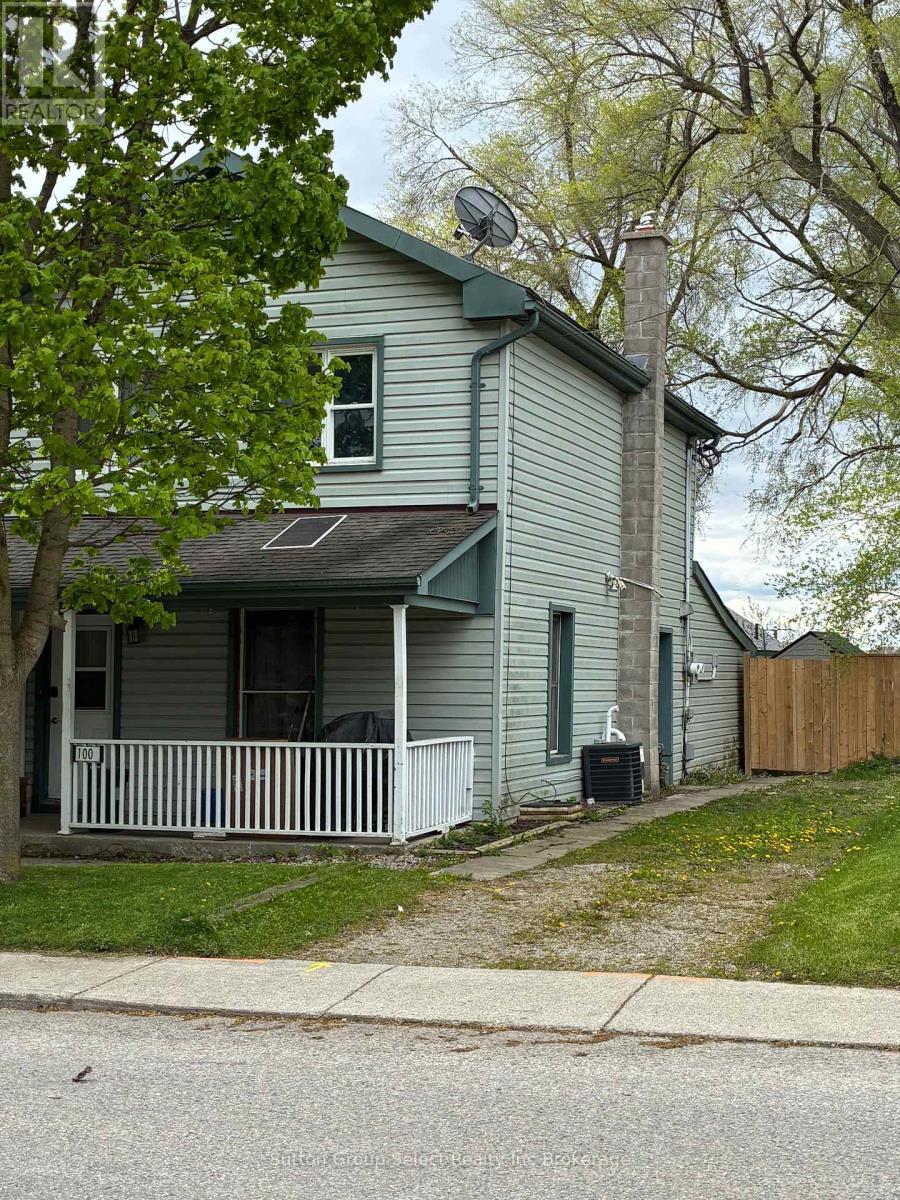 100 FINKLE STREET, Woodstock (Woodstock - South)