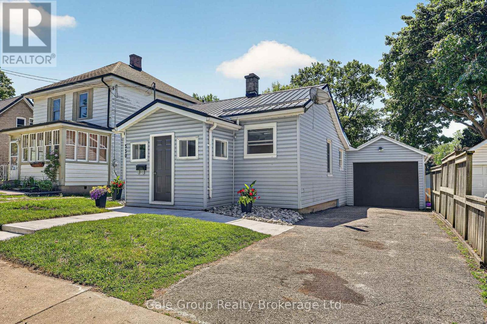 330 QUEEN STREET, Woodstock (Woodstock - South)