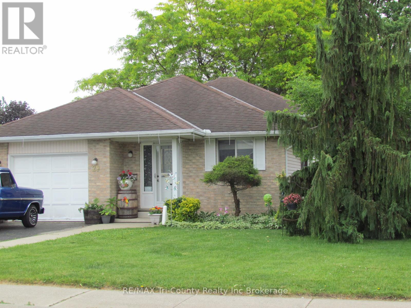 29 BECKETT BOULEVARD, Tillsonburg