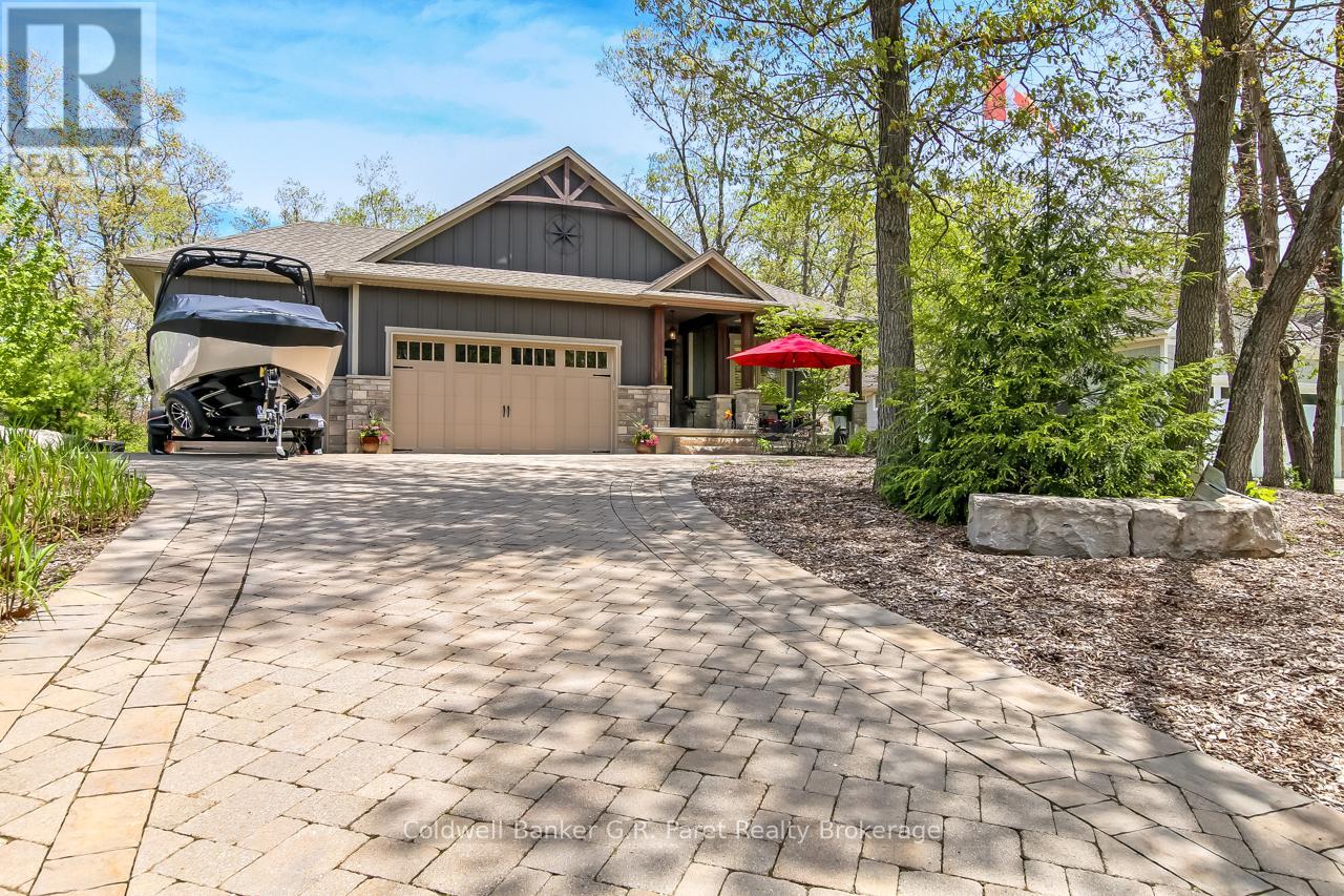 10151 PINERY BLUFFS ROAD, Lambton Shores (Grand Bend)
