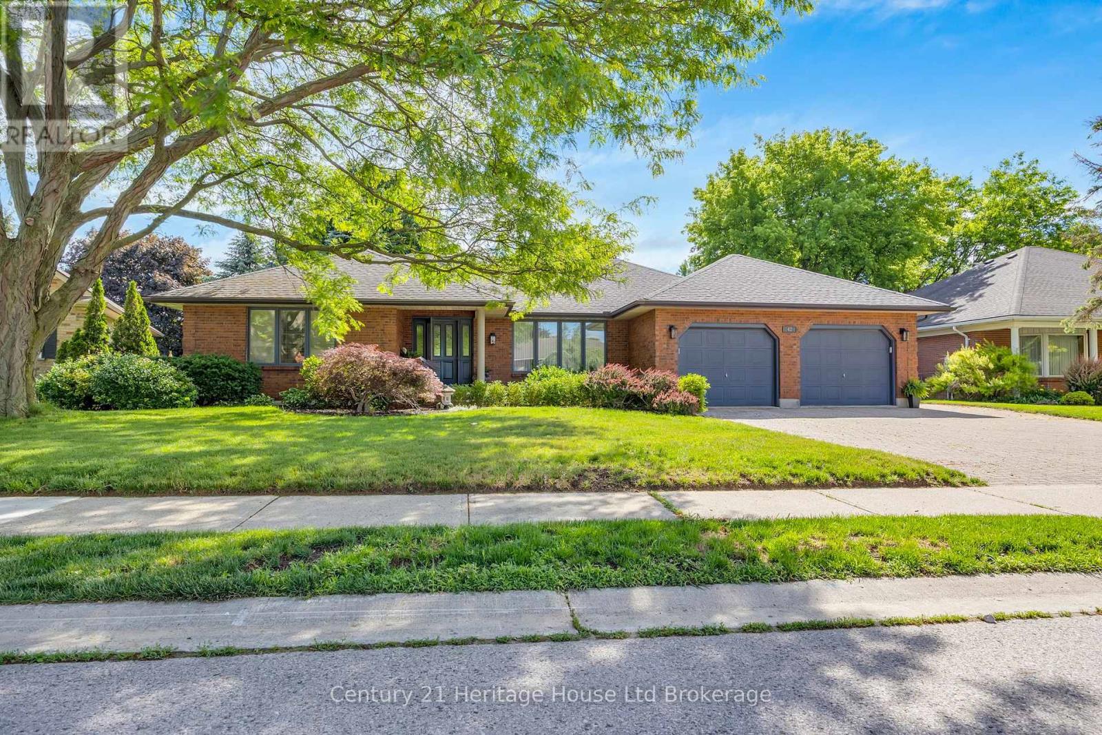 42 ALEXANDER AVENUE, Tillsonburg