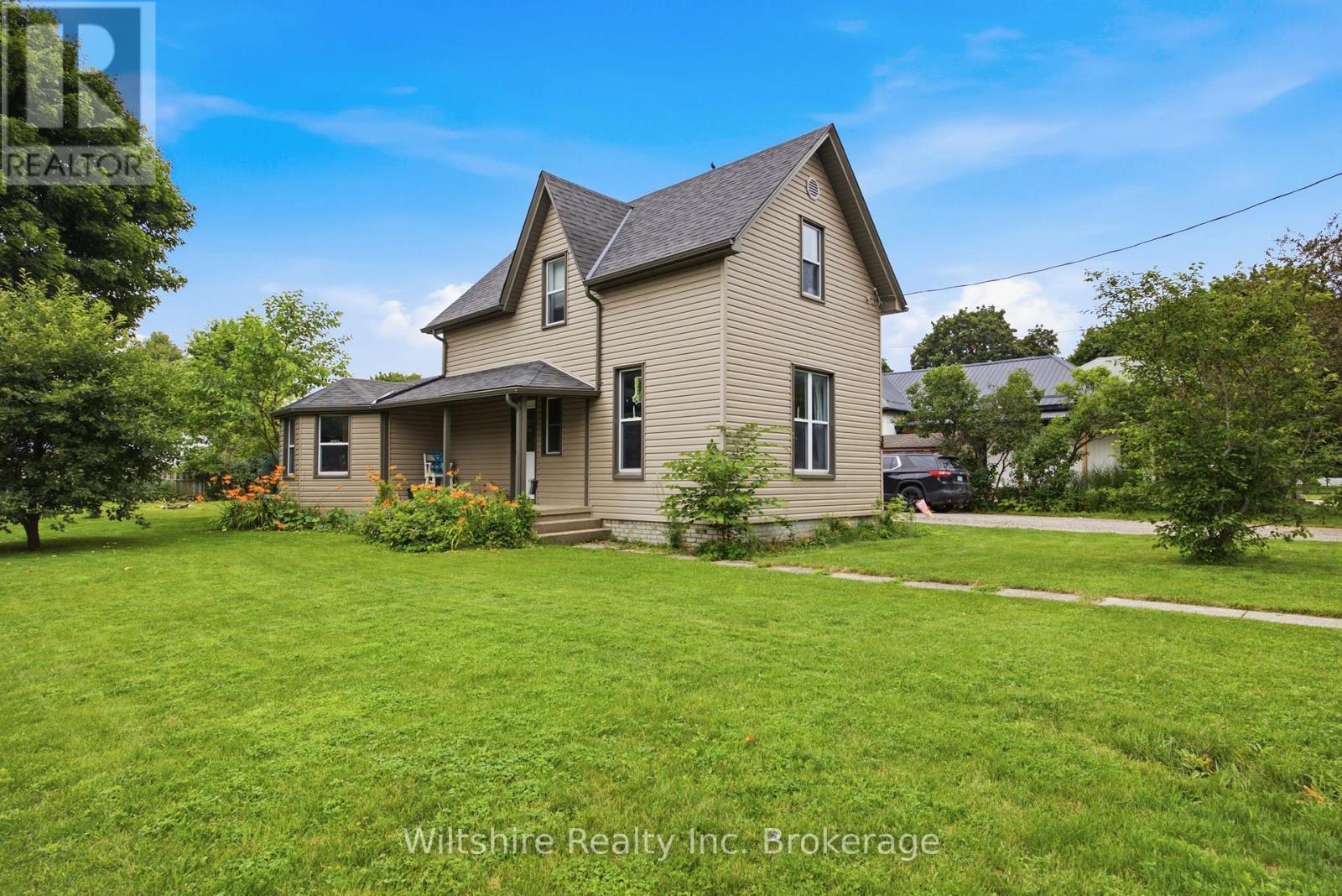 38 HARVEY STREET, Aylmer