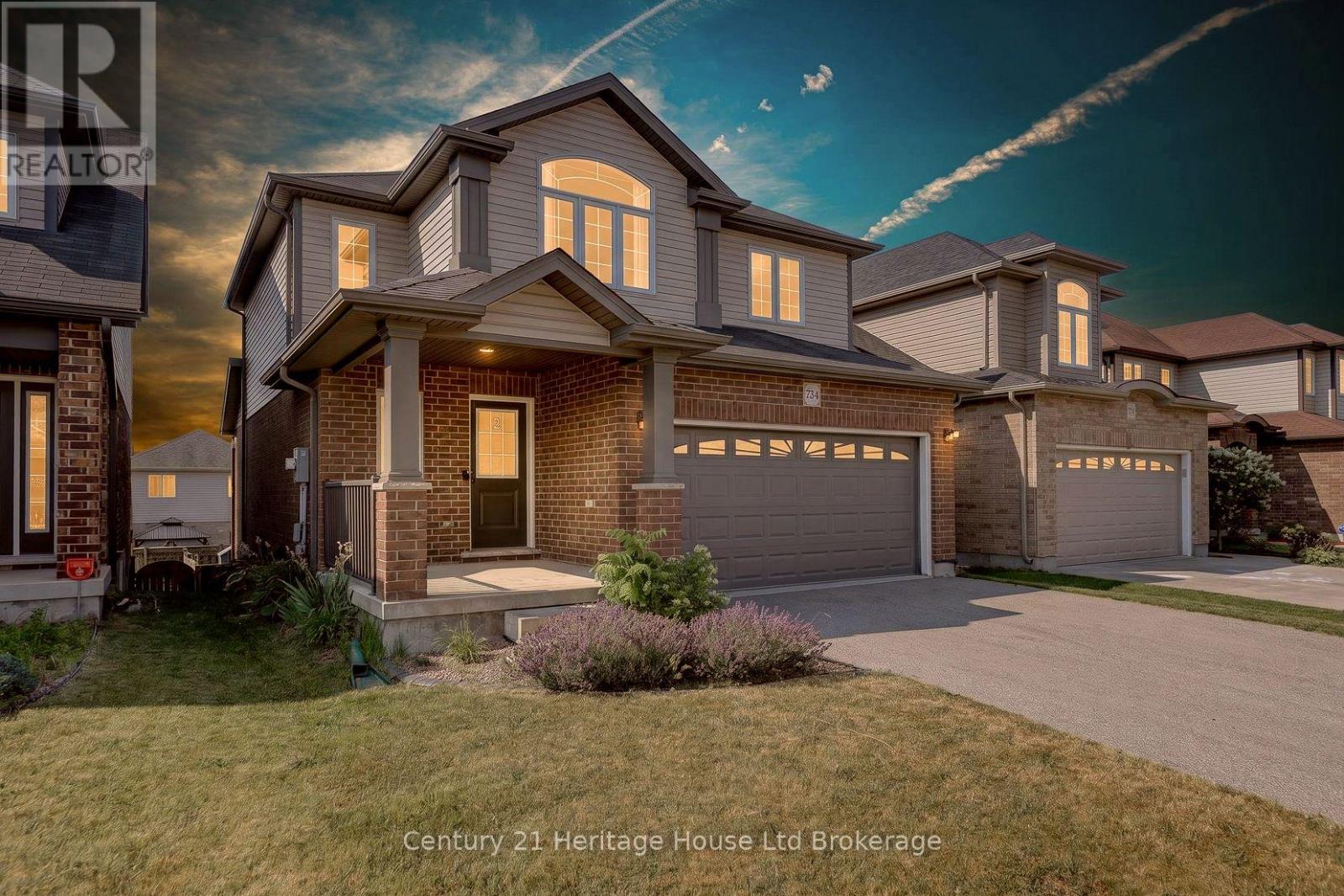 734 FRONTENAC CRESCENT, Woodstock (Woodstock - South)