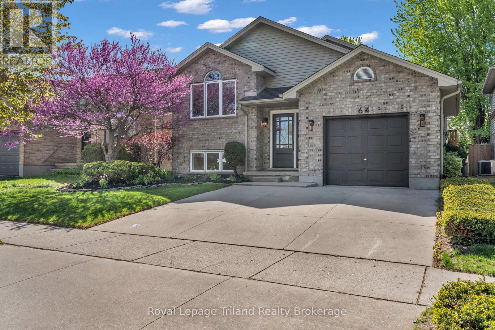 64 HICKORY BOULEVARD W, Strathroy-Caradoc (SE)