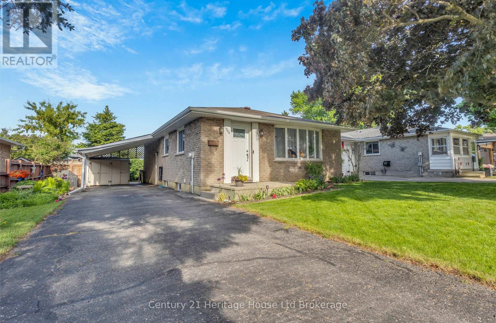 1000 SUNSET BOULEVARD, Woodstock (Woodstock - South)